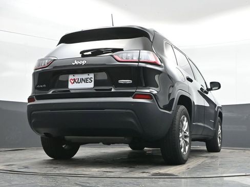 Used 2020 Jeep Cherokee Latitude Plus image 31