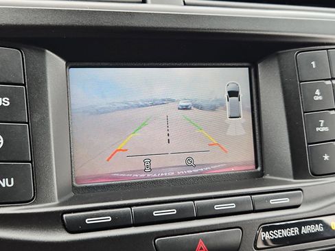 Used 2018 Ford Explorer XLT FWD image 22