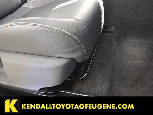 Used 2025 Toyota Camry SE FWD image 28