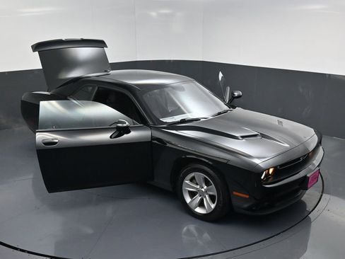 Used 2023 Dodge Challenger SXT image 20