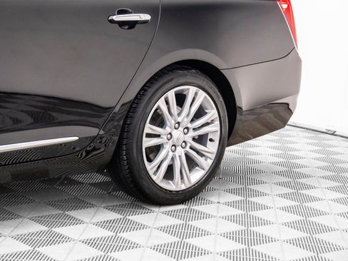 Used 2019 Cadillac XTS Luxury image 32