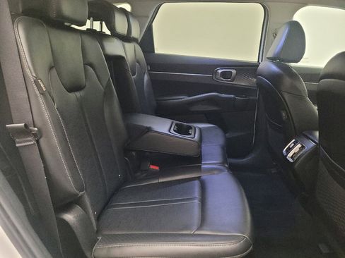 Used 2024 Kia Sorento S w/ Panoramic Sunroof Package FWD image 19