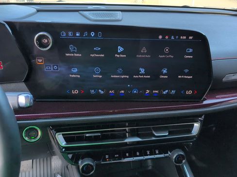 Certified 2026 Chevrolet Traverse RS w/ LPO, Floor Liner Package FWD image 17