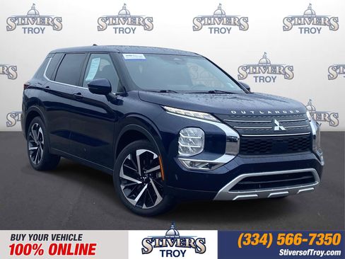 Used 2022 Mitsubishi Outlander SE image 1