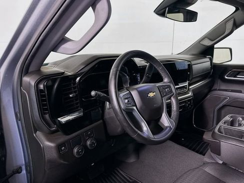 Used 2025 Chevrolet Silverado 1500 LT image 10