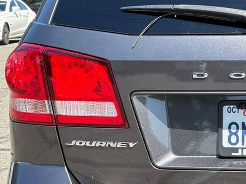 Used 2019 Dodge Journey SE w/ Blacktop Package FWD image 48