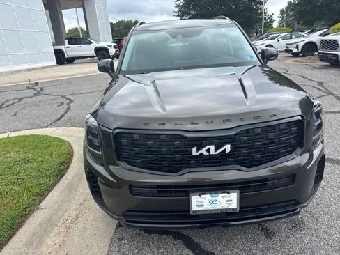 Used 2022 Kia Telluride EX w/ EX Premium Package AWD/4WD image 4