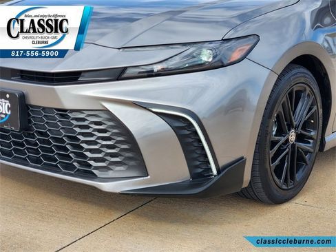 Used 2025 Toyota Camry LE image 10