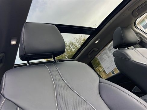 Certified 2025 Acura RDX w/ Technology Package image 19