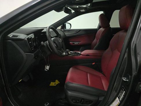 Used 2025 Lexus NX 250 FWD w/ Accessory Package (Z2) image 4