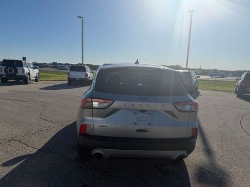 Used 2022 Ford Escape SEL w/ Technology Package FWD image 13