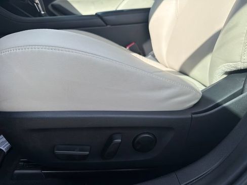 Used 2025 MAZDA MAZDA3 s FWD image 17