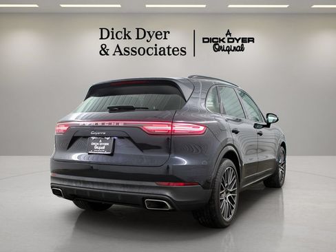Used 2023 Porsche Cayenne AWD/4WD image 11