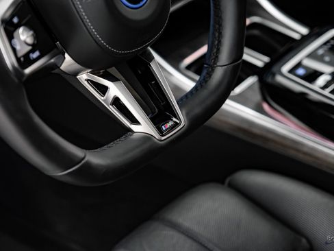 Used 2025 BMW i7 xDrive60 w/ Executive Package AWD/4WD image 46
