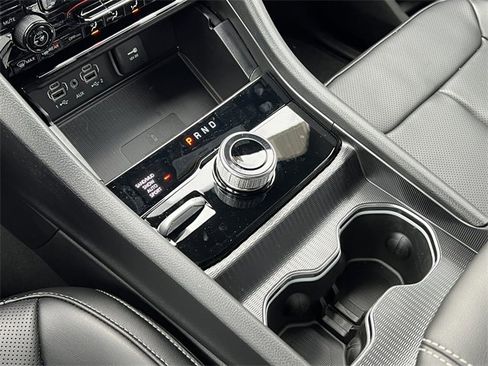 New 2025 Jeep Grand Cherokee L Limited w/ Luxury Tech Group II image 32