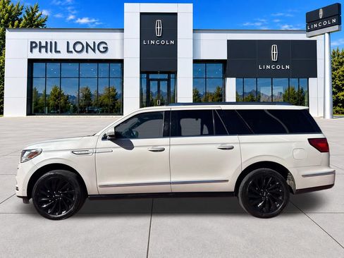 Used 2021 Lincoln Navigator L Reserve AWD/4WD image 4