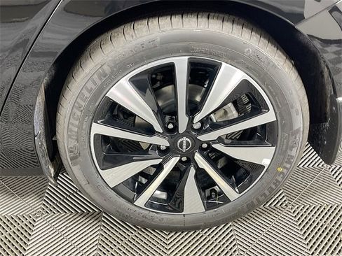 New 2025 Nissan Sentra SV w/ SV Premium Package image 19