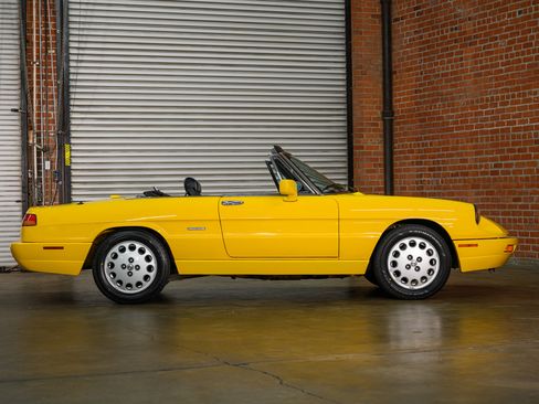 Used 1992 Alfa Romeo Spider Veloce image 14