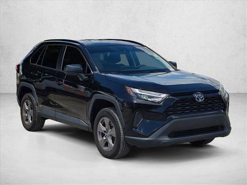Used 2024 Toyota RAV4 LE AWD/4WD image 3