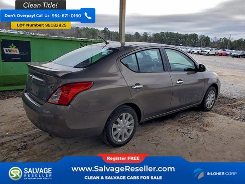 Used 2013 Nissan Versa SV image 4
