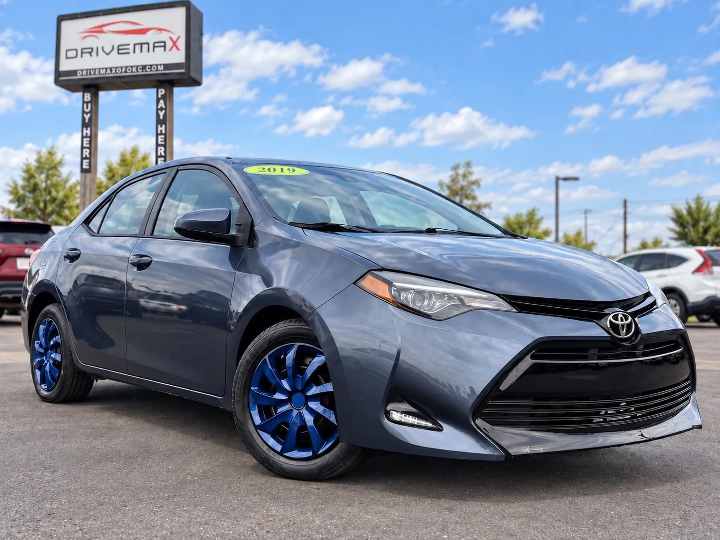 Used 2019 Toyota Corolla LE FWD image 1