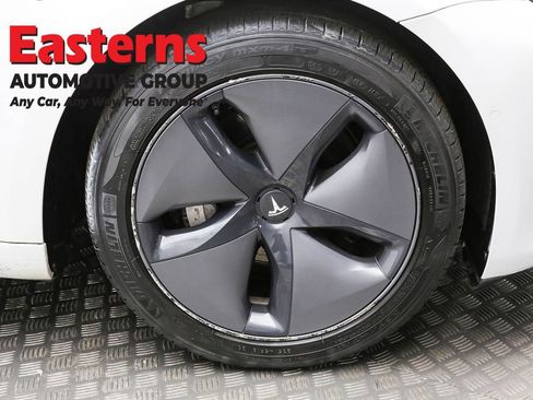 Used 2019 Tesla Model 3 Standard Range image 28