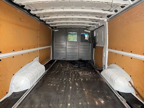 Used 2020 Nissan NV 1500 SV image 33