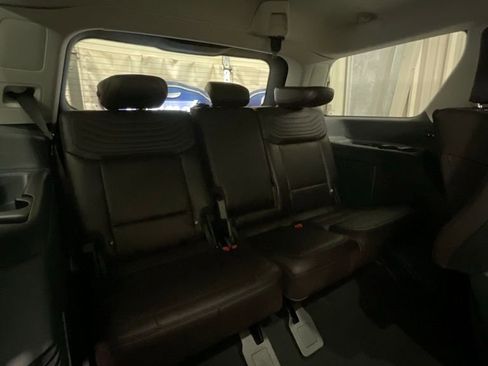 Used 2025 Ford Expedition Platinum w/ Platinum Ultimate Package AWD/4WD image 13