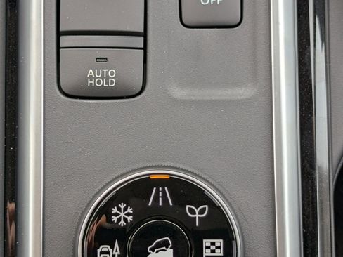 New 2025 Nissan Pathfinder SV image 19