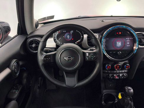 Used 2022 MINI Cooper 2-Door Hardtop w/ Premium Package image 36