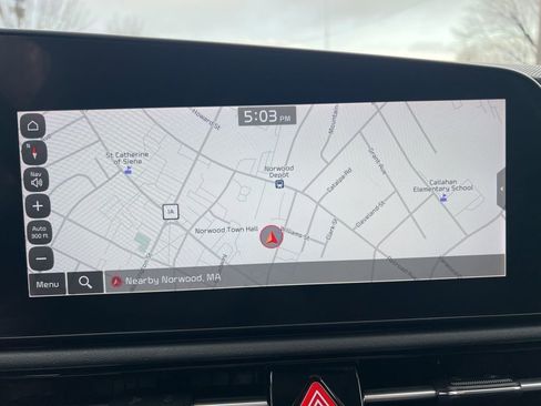 Certified 2023 Kia Niro EX Touring image 22