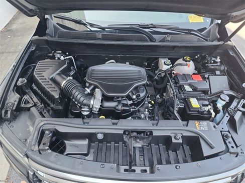 Used 2023 GMC Acadia AT4 w/ Technology Package image 31