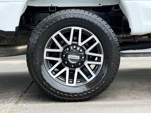 Used 2018 Ford F250 Lariat w/ Lariat Ultimate Package AWD/4WD image 13