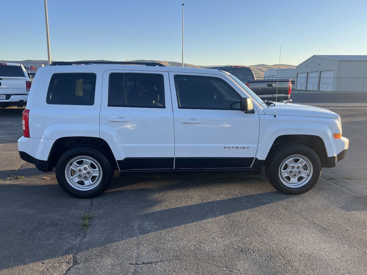 Used 2015 Jeep Patriot Sport w/ Power Value Group FWD image 5