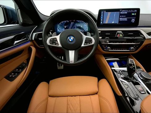 Certified 2023 BMW 530e xDrive w/ Executive Package AWD/4WD image 4