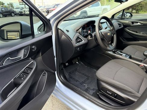 Used 2017 Chevrolet Cruze LT w/ Convenience Package FWD image 23