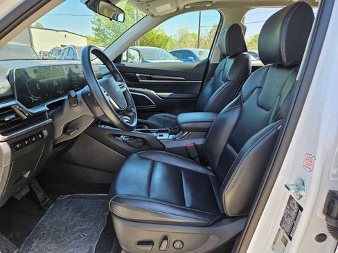 Used 2025 Kia Telluride S FWD image 15