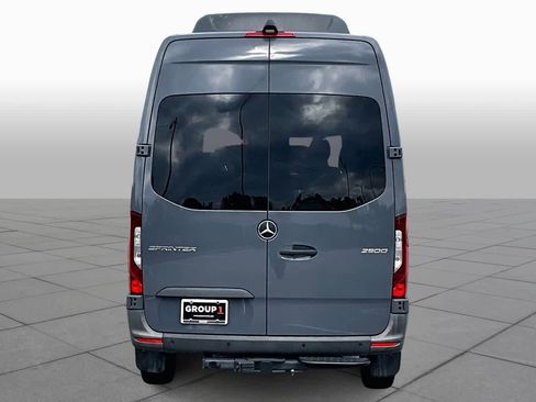 Used 2022 Mercedes-Benz Sprinter 2500 image 5