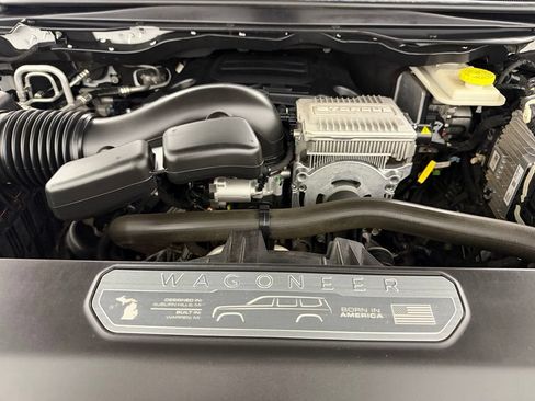 Used 2022 Jeep Wagoneer Series II AWD/4WD image 36