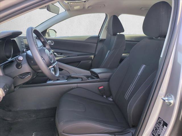Used 2022 Hyundai Elantra SEL FWD image 15