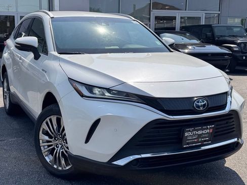 Used 2021 Toyota Venza XLE AWD/4WD image 1