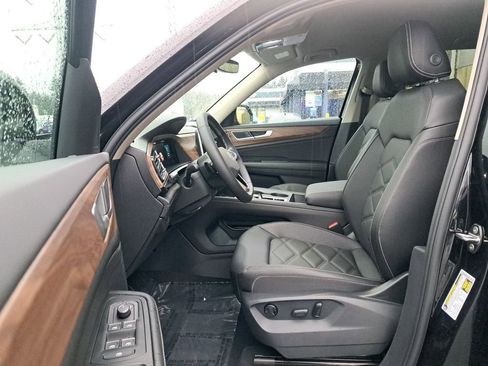 New 2026 Volkswagen Atlas SE image 11