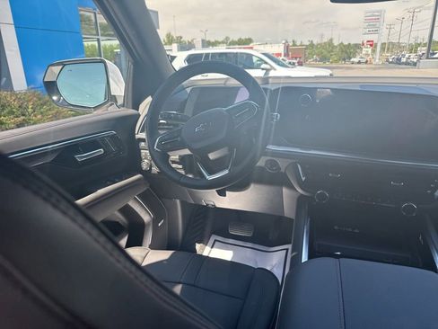 New 2026 Chevrolet Suburban RST AWD/4WD image 21