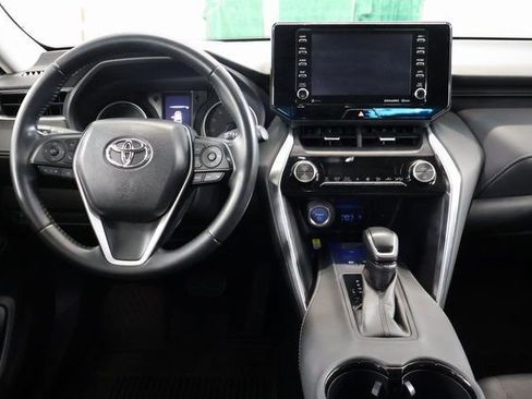 Certified 2021 Toyota Venza LE image 13