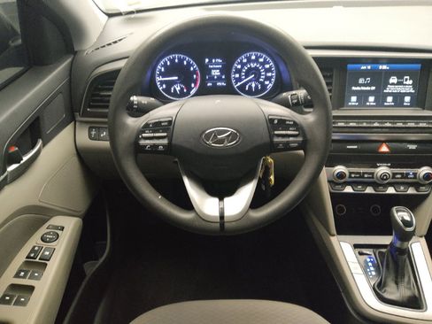 Used 2020 Hyundai Elantra SEL FWD image 22
