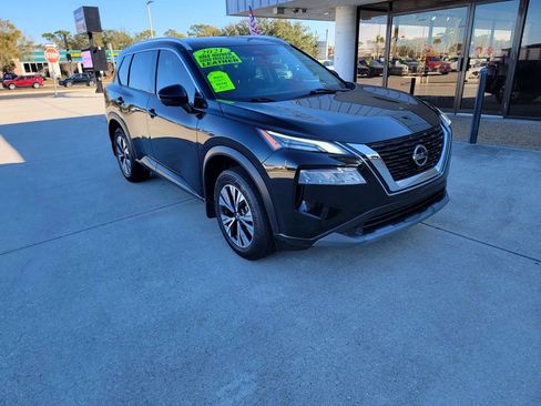 Used 2021 Nissan Rogue SV w/ Premium Package image 7