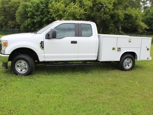 Used 2021 Ford F250 XL w/ Power Equipment Group AWD/4WD image 3