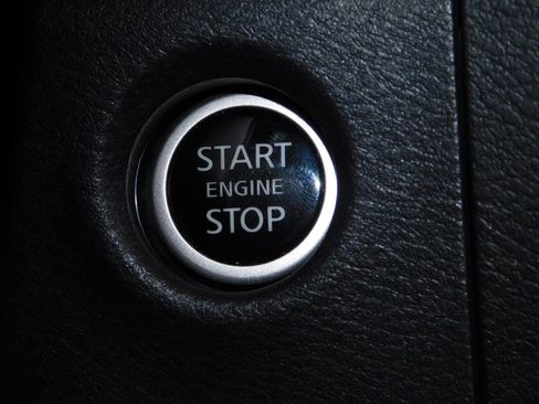 Used 2023 Nissan Frontier SV w/ SV Convenience Package image 39