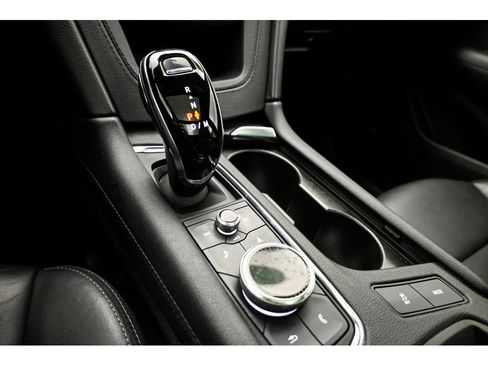 Certified 2022 Cadillac XT5 Premium Luxury FWD image 14