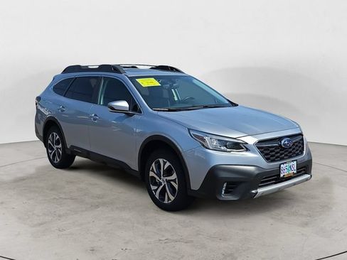 Used 2022 Subaru Outback Limited AWD/4WD image 3